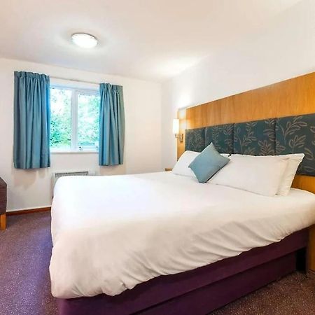V Lodge Manchester 米德尔顿 外观 照片