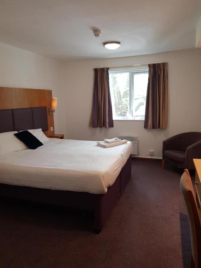 V Lodge Manchester 米德尔顿 外观 照片