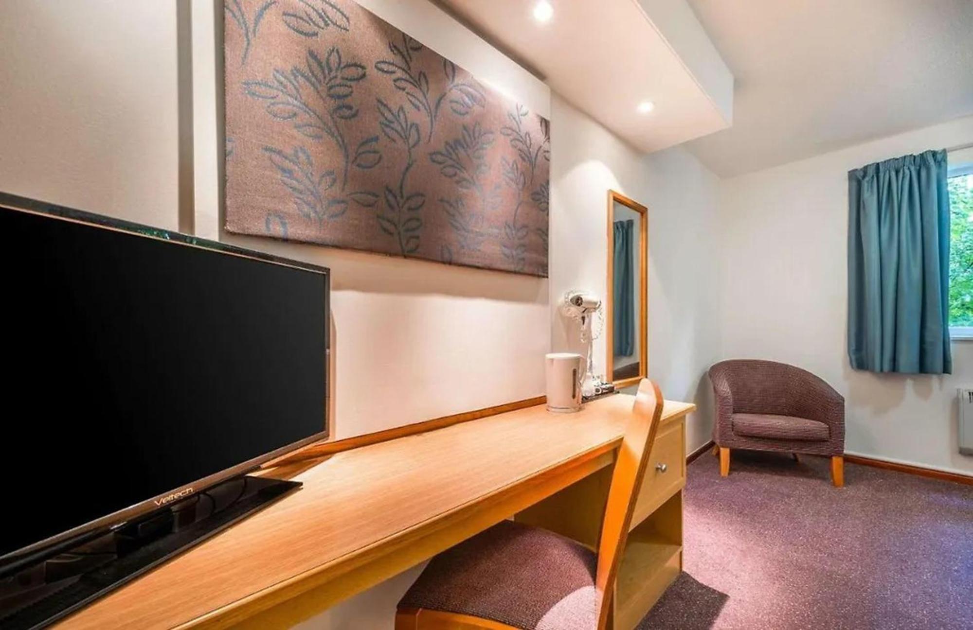 V Lodge Manchester 米德尔顿 外观 照片