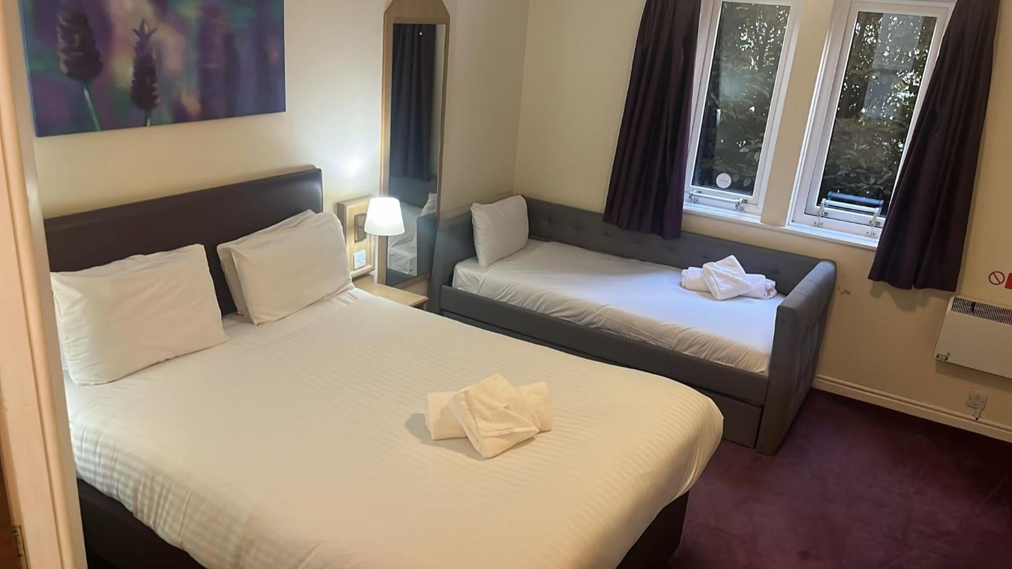 V Lodge Manchester 米德尔顿 外观 照片