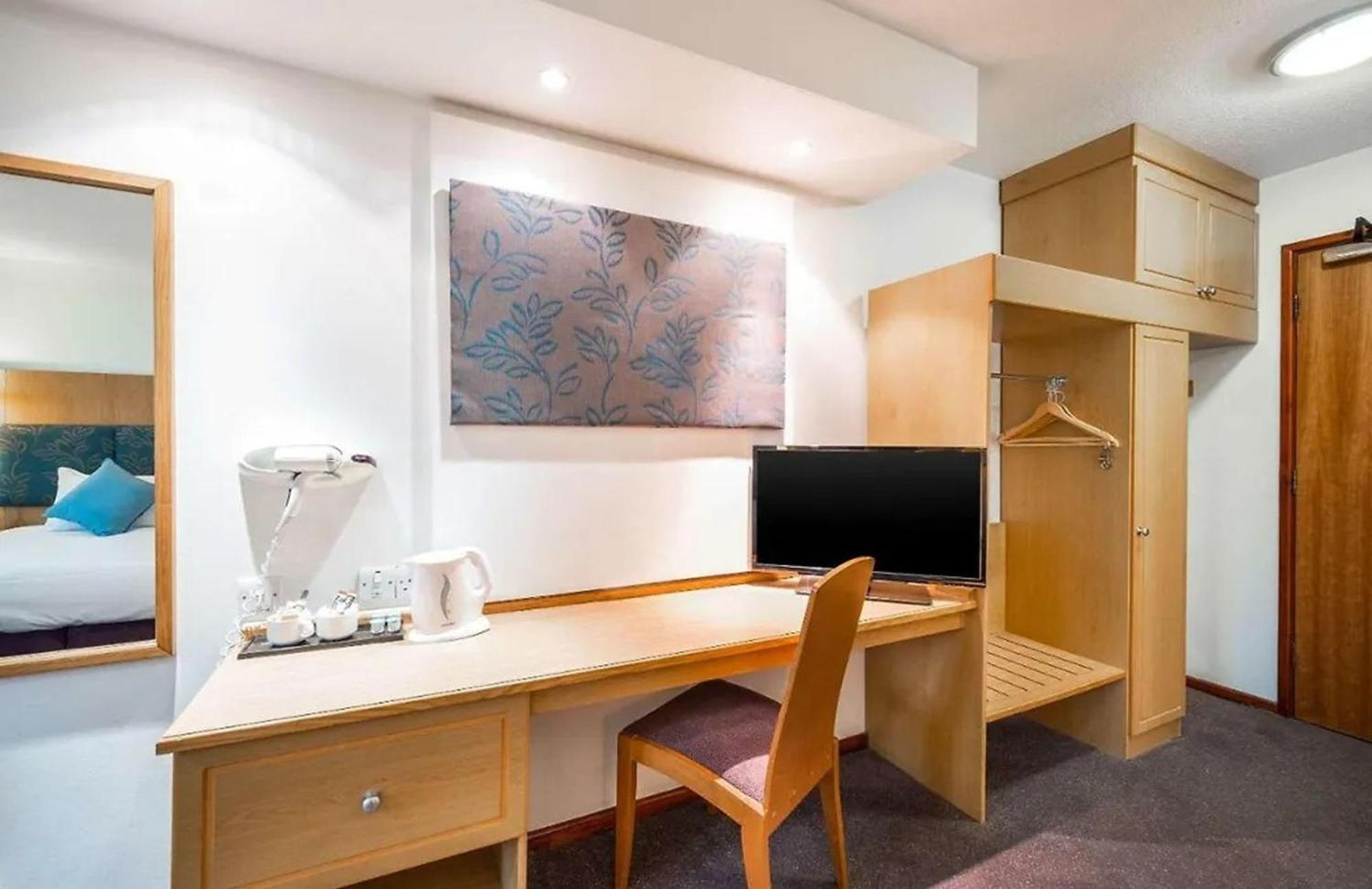 V Lodge Manchester 米德尔顿 外观 照片